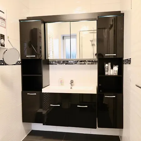 W2 Ferienwohnung-32609 Huellhorst